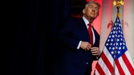 Andrés Serrano, el artista que propone crear un mausoleo para Trump