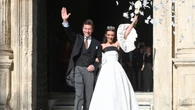 El día que Gabriela Represa cambió los códigos de vestimenta con este look nupcial con lazo negro y tiara floral