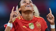 Vicky López, una futbolista muy creyente y aficionada al «dembow»