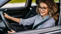 Ten cuidado si llevas estas gafas al volante, la DGT podrá multarte