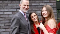 Se filtra una foto inédita de la infanta Sofía abrazando a un amigo en su internado de Gales