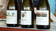 Juvé & Camps extiende su experiencia en vinos tranquilos con Postals d’Espiells y Can Rius d’Espiells