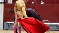 ¿Qué es un sobresaliente y cuándo se debe contratar en una corrida de toros?