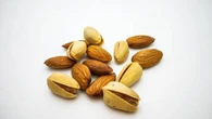 Almendras vs pistachos: ¿cuál tiene más proteínas, fibra y vitaminas?
