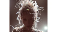 Miley Cyrus estrena su nuevo álbum con una actuación sorpresa
