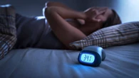 ¿Por qué todo el mundo duerme mal en verano? El error que cometes cada noche