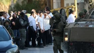 Decenas de colonos israelíes intentan irrumpir y atacar una base militar en Cisjordania
