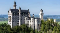 Polémica en Alemania: una turista encerró a su perro en una taquilla de mochilas para visitar un castillo