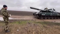 Rusia convierte un T-72AMT capturado a Ucrania en un tanque que se controla como un dron FPV