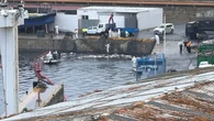El puerto de Ceuta retiene un buque mercante tras derramar 1.000 litros de gasoil
