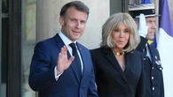 Macron llama ahora "locos y chiflados" a los que comentan su video de la supuesta bofetada