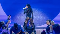 Aitana revoluciona Marbella (con mensaje incluido a Yatra) y el mono de transparencias de Fendi para lucir tipazo