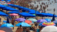 Reservar sitio en la playa te puede costar muy caro: esta es la multa