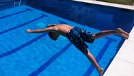 ¿Es legal llevar invitados a una piscina comunitaria? Un agente inmobiliario desvela la duda