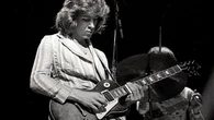 El Met expone una guitarra robada de los Rolling Stones