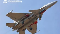 Primer lanzamiento del un caza chino J-15T con catapulta electromagnética