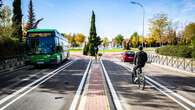 ¿Está permitido adelantar a un ciclista con doble línea continua? La DGT responde