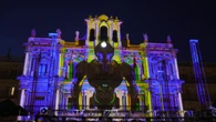 La plaza Mayor de Salamanca luce con fantasía y emoción en el 20 aniversario del FÀCYL