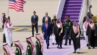 Trump aterriza en Riad en su primera gira internacional a Oriente Medio