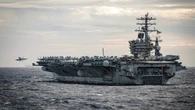 Un F/A-18 cae al mar cuando intentaba aterrizar en el portaaviones USS Harry Truman