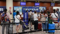 Viajeros sin billete tratan de subir a aviones con destino España: la nueva tendencia que preocupa a Europa