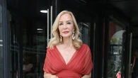 Carmen Lomana arrebatadora en Sevilla con su look más femenino (y las sandalias rojas que no se quita en todo el verano)