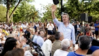 Feijóo niega que Sánchez defienda las lenguas: "¡Este tío va a defender más el gallego que yo!"