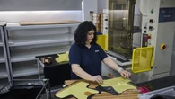 Así se fabrican en España las placas antibalas que salvan vidas y frenan balas de fusil