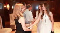 La Princesa Leonor se viste de blanco con alpargatas de cuña en su primer acto del día en Cataluña (y sin uniforme)