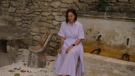 Tamara Falcó celebra su aniversario de boda en la Provenza con el vestido camisero más romántico (y rebajado)