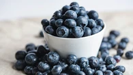 Esta es la fruta ideal si tenemos más de 50 años: mejora la memoria y la función cognitiva