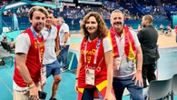 Ayuso luce (de nuevo) la equipación oficial de los deportistas españoles para apoyar a la selección en París
