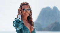 Mar Flores presume de cuerpazo a sus 55 años con el vestido de playa de red de Primark de tan solo 20 euros