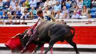 Explosiva faena de Damián con un duro toro de Dolores en Bilbao