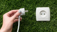 El aparato eléctrico que debes desenchufar por la noche si no quieres que se duplique tu factura de la luz