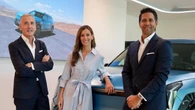 Ana Boyer deslumbra con un vestido camisero clásico y sofisticado que podría ser de Isabel Preysler