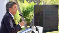 Mazón: "Soy licenciado en Derecho y no tengo ningún máster, míster ni móster"