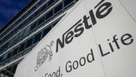 Nestlé uso su influencia en el Gobierno francés para usar filtros ilegales en su agua