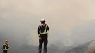Varias reproducciones en el incendio de Anllares del Sil (León) obligan a evacuar Anllarinos y declarar el IGR 2