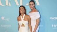 Eva Longoria y Vicky Martín Berrocal deslumbran con lookazos en blanco en la Gala Global Gift 2025 en Marbella
