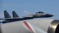 Un caza chino, a punto de colisionar con un avión japonés que vigilaba las maniobras del portaaviones de Pekín en el Pacífico