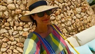Nuria Roca tiene el caftán a todo color (y de Zaragoza) para ser la mejor vestida de todas las playas de España