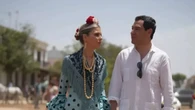 Manuela Villena deslumbra en El Rocío 2025 con un clásico traje de lunares verdes de la firma de Lourdes Montes