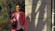 Tamara Falcó da la bienvenida a la primavera (y al sol) en Madrid con blazer rosa