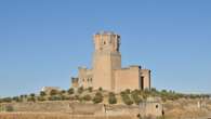 Este castillo medieval andaluz es el más alto de la Península Ibérica: hogar de condes y amurallado por ocho torres