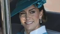 Kate Middleton reaparece en el Trooping the Colour: vestido con mensaje significativo (a juego con su hija) y sombrero de flores