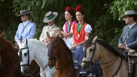 Victoria Federica, Tana Rivera y Lourdes Montes marcan estilo con sus looks más clásicos en el tercer día de camino a El Rocío