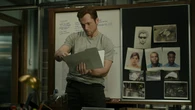 'Smoke': Taron Egerton perdura mientras todo arde