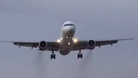 El aeropuerto de Mánchester interrumpe sus vuelos por una colisión entre dos aviones