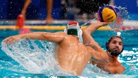 Así queda la vitrina de trofeos de Felipe Perrone, el legendario capitán que deja la selección de waterpolo tras un mundial heroico